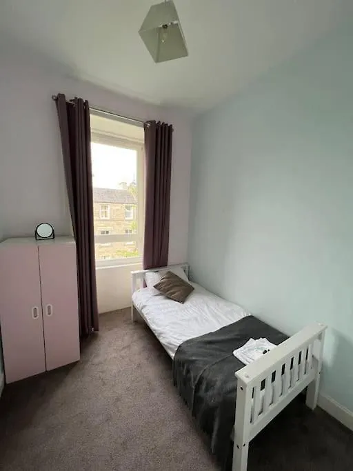Modern City Centre Apartment In Central Hub Edinburgh