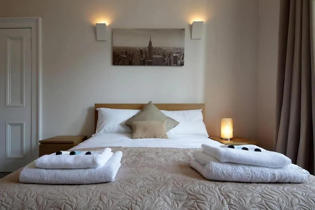 Modern City Centre Apartment In Central Hub Edimburgo